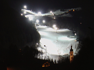 beleuchtete Flutlichtpiste in Oberaudorf